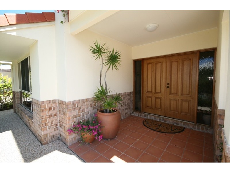 4 Glenwood Place, Twin Waters QLD 4564