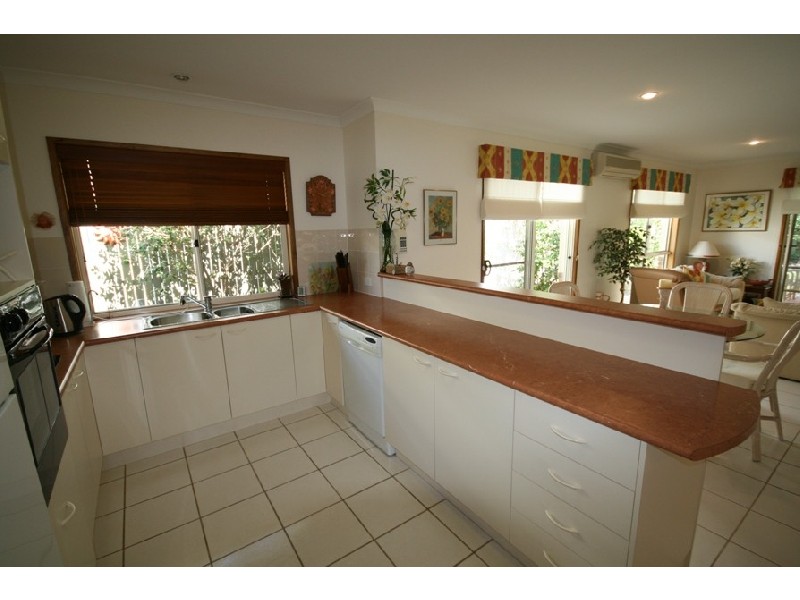 4 Glenwood Place, Twin Waters QLD 4564