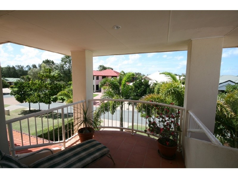 4 Glenwood Place, Twin Waters QLD 4564