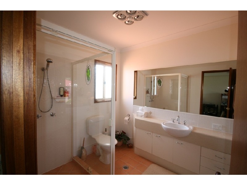 4 Glenwood Place, Twin Waters QLD 4564