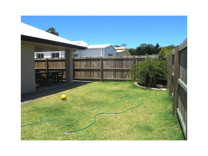 24 Huntley Pl, Caloundra QLD 4551