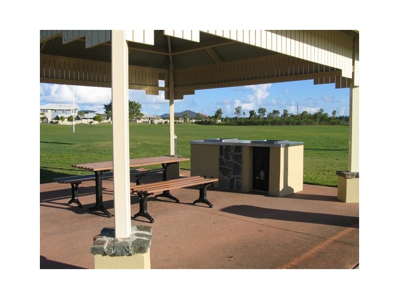 24 Huntley Pl, Caloundra QLD 4551