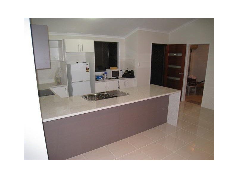 3/80 BROADWATER AV, Maroochydore QLD 4558