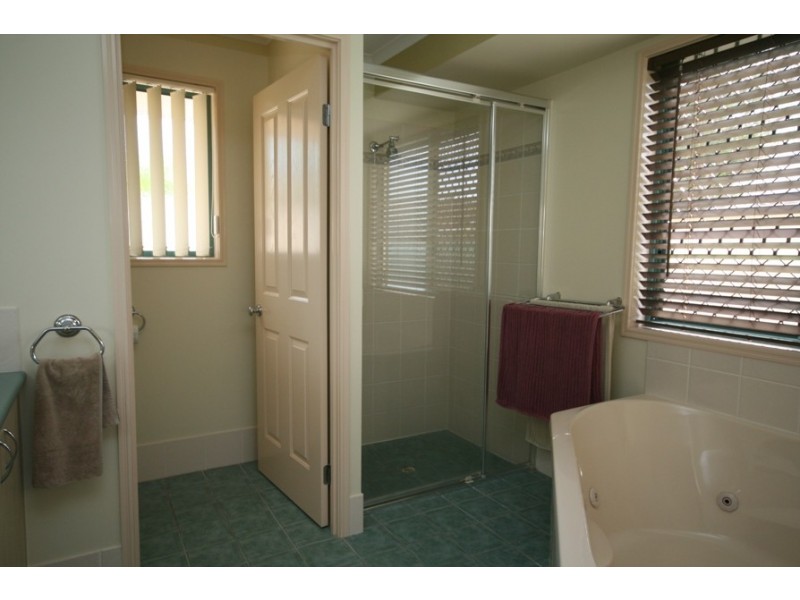 6 Honeysuckle Drive, Bokarina QLD 4575