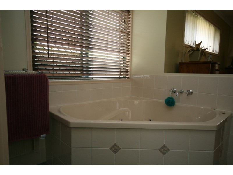 6 Honeysuckle Drive, Bokarina QLD 4575