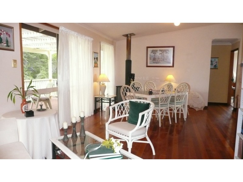 11 Ocean View Rd, Mount Mellum QLD 4550