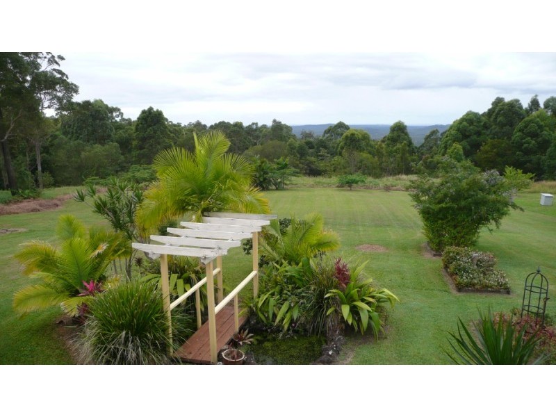 11 Ocean View Rd, Mount Mellum QLD 4550