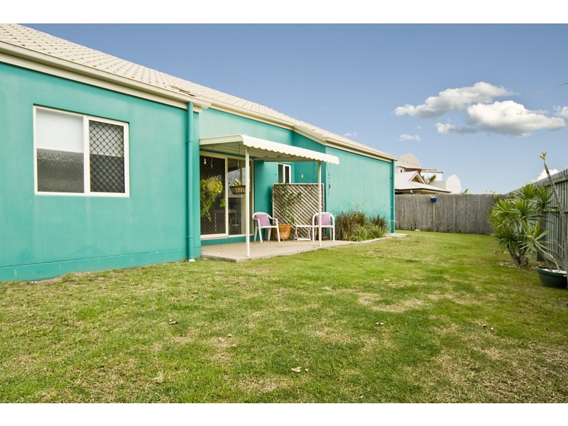 Cnr Bonaire & Maui Court, Kawana Island QLD 4575