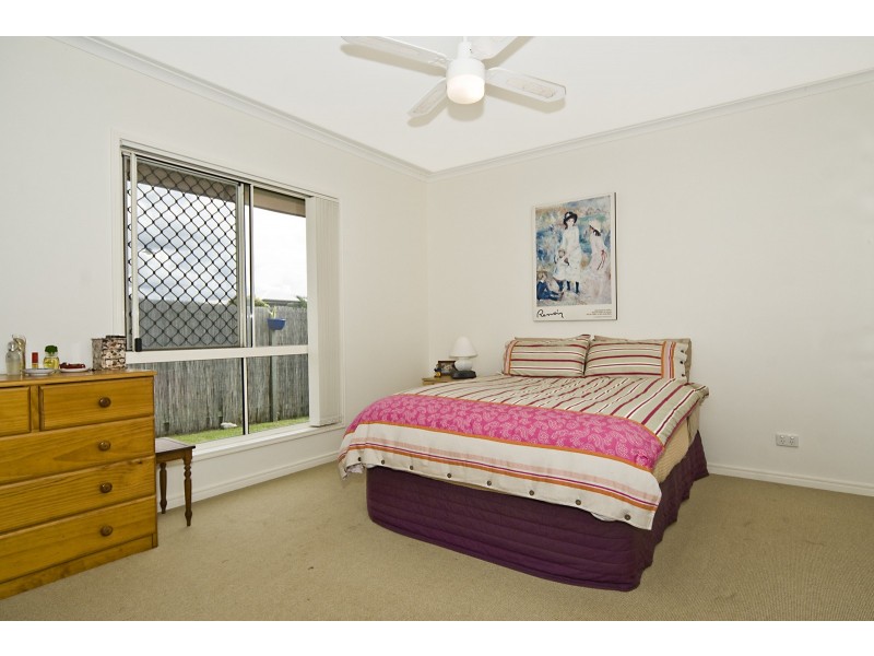 Cnr Bonaire & Maui Court, Kawana Island QLD 4575