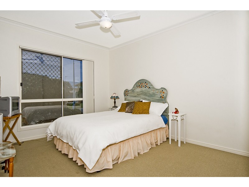 Cnr Bonaire & Maui Court, Kawana Island QLD 4575