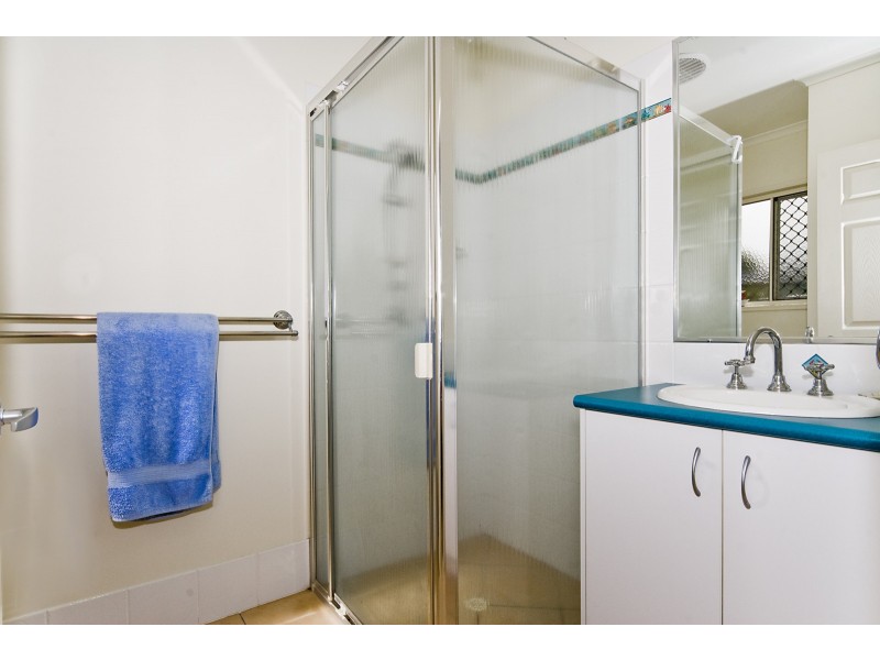 Cnr Bonaire & Maui Court, Kawana Island QLD 4575