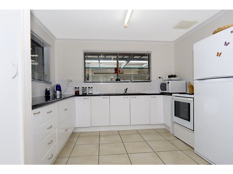 Unit 2, 14 Adelong Crescent, Buddina QLD 4575