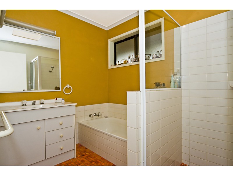 Unit 2, 14 Adelong Crescent, Buddina QLD 4575