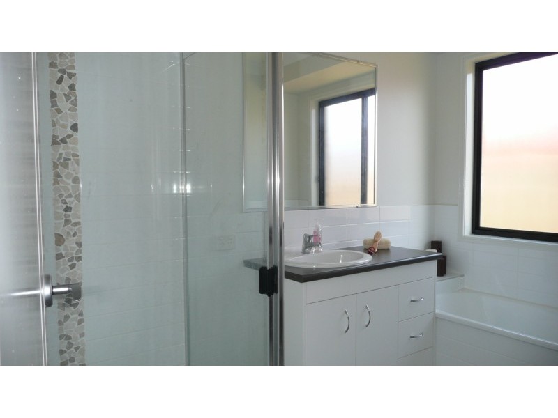 57 Coochin Hills dr, Beerwah QLD 4519