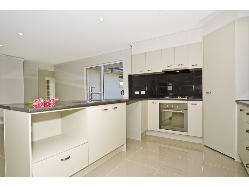 3 Kurrimine Crescent, Mountain Creek QLD 4557