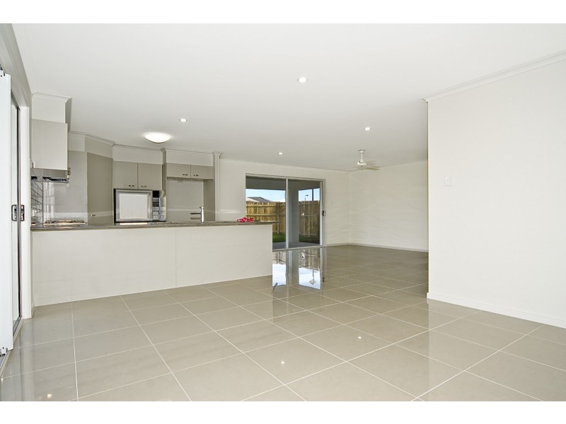 3 Kurrimine Crescent, Mountain Creek QLD 4557