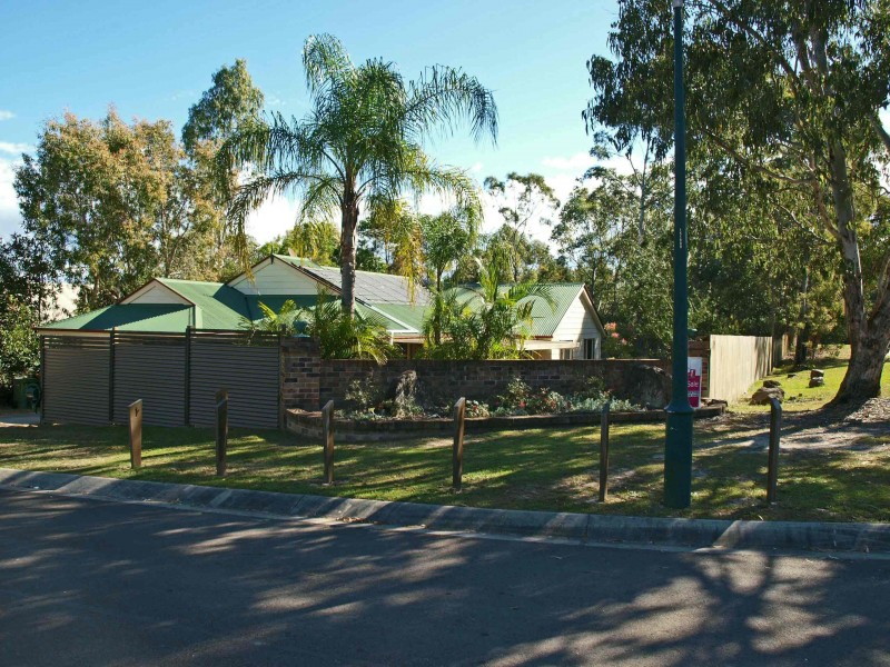 2 LAWMAN ST, Caloundra QLD 4551