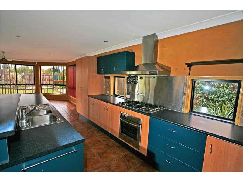 6 SEYCHELLES Pl, Kawana Island QLD 4575