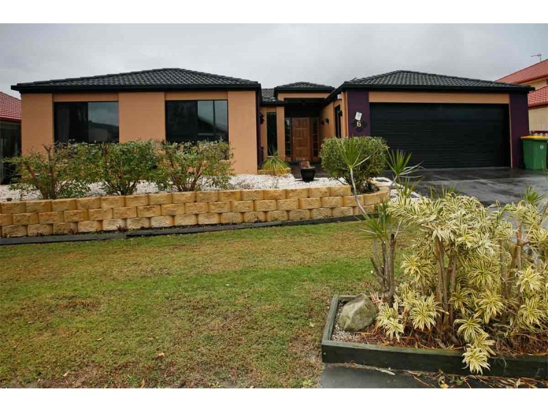 6 SEYCHELLES Pl, Kawana Island QLD 4575