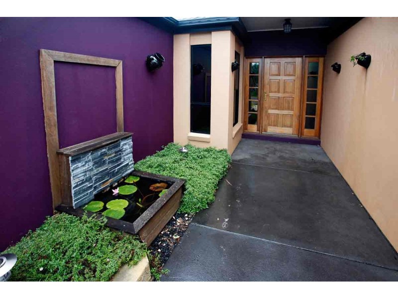 6 SEYCHELLES Pl, Kawana Island QLD 4575