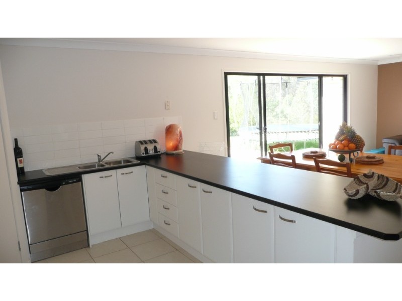 65 Shaws Rd, Beerwah QLD 4519