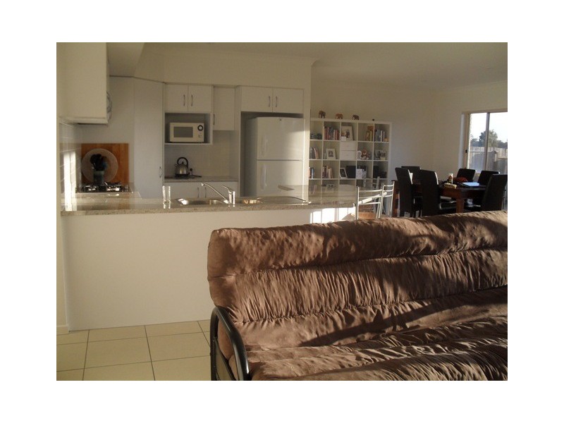 1 COOLOOLA CT, Little Mountain QLD 4551