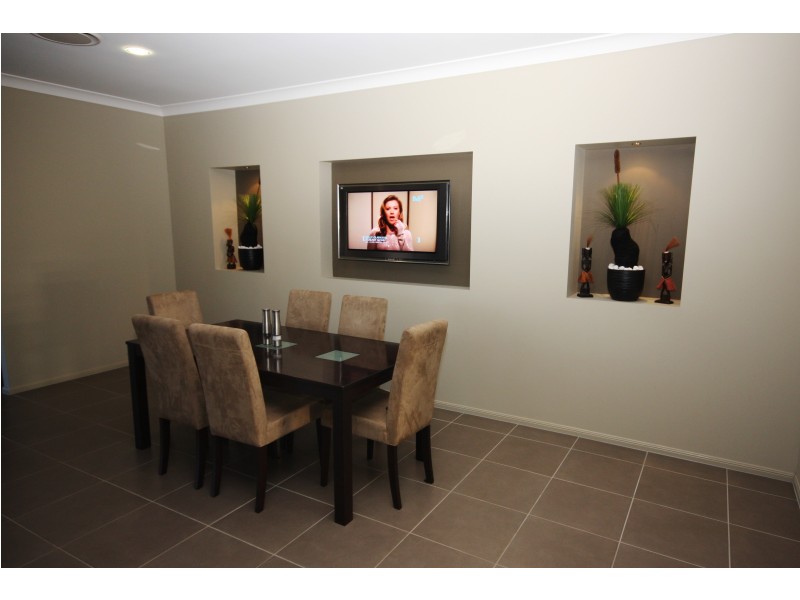 10  Peppermint  Cr, Sippy Downs QLD 4556