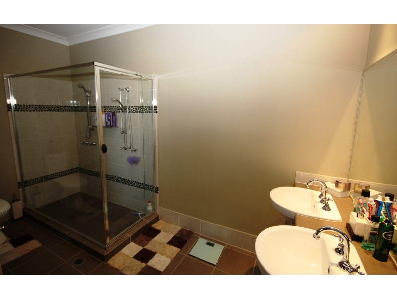 10  Peppermint  Cr, Sippy Downs QLD 4556