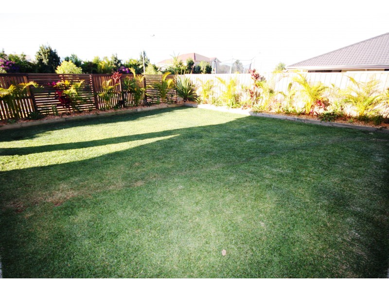 10  Peppermint  Cr, Sippy Downs QLD 4556