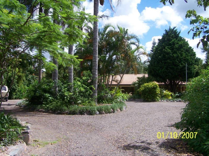 42 Johnston Rd, Glass House Mountains QLD 4518