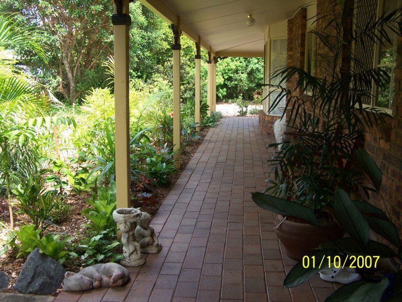 42 Johnston Rd, Glass House Mountains QLD 4518