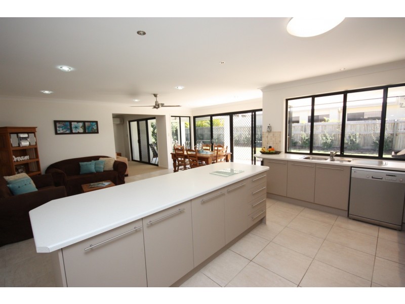 15 Figbird Crescent, Buderim QLD 4556
