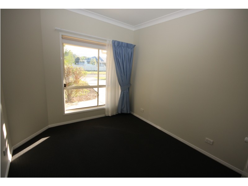 2 Coolibah Ct, Mooloolah Valley QLD 4553