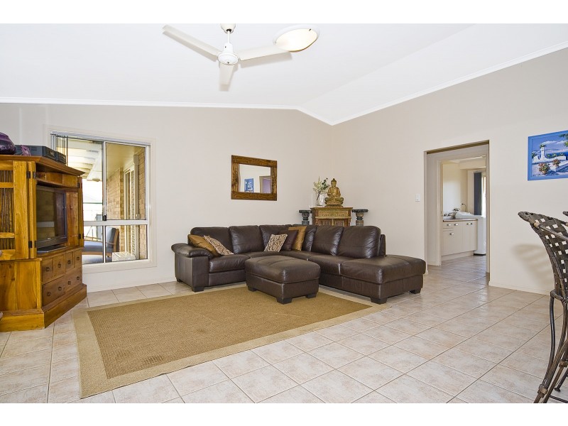 1 Sweetbrush Place, Mountain Creek QLD 4557