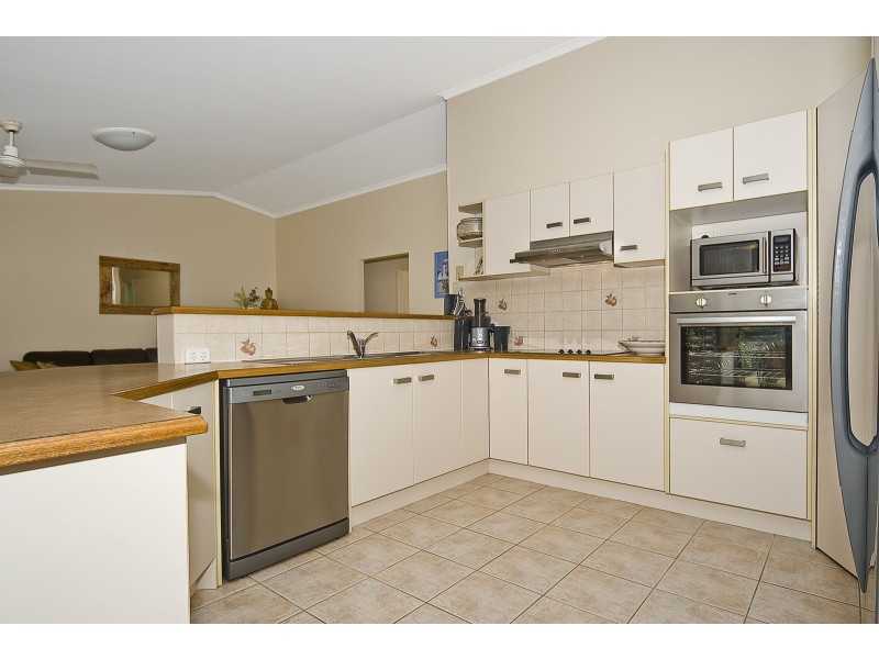 1 Sweetbrush Place, Mountain Creek QLD 4557