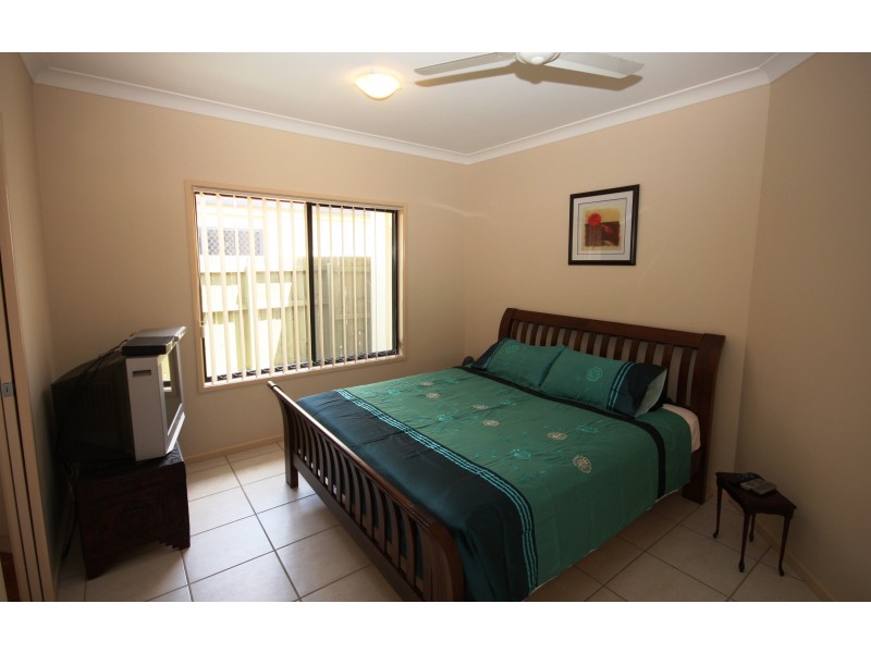 4 Picadilly La, Sippy Downs QLD 4556