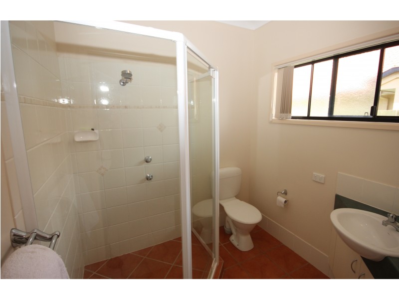 4 Picadilly La, Sippy Downs QLD 4556
