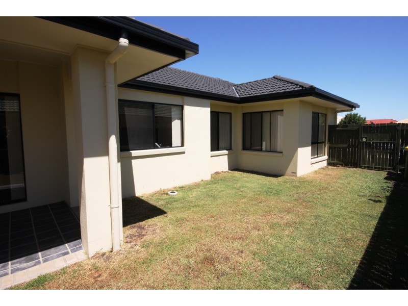 4 Picadilly La, Sippy Downs QLD 4556