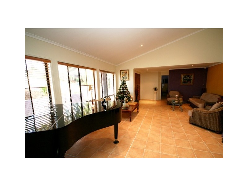 18 Pakenham st, Caloundra QLD 4551