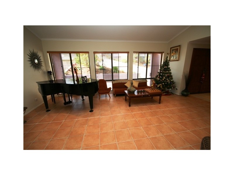 18 Pakenham st, Caloundra QLD 4551