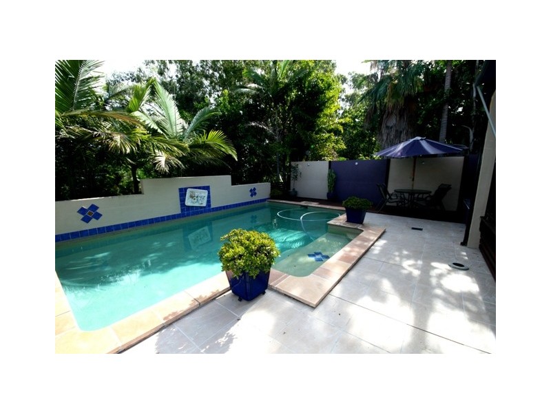 18 Pakenham st, Caloundra QLD 4551