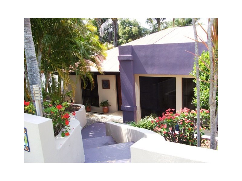 18 Pakenham st, Caloundra QLD 4551