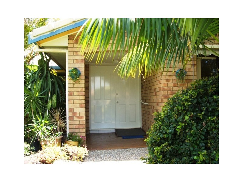 67 LAPOINYA CR, Warana QLD 4575