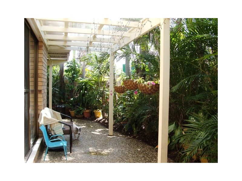 67 LAPOINYA CR, Warana QLD 4575