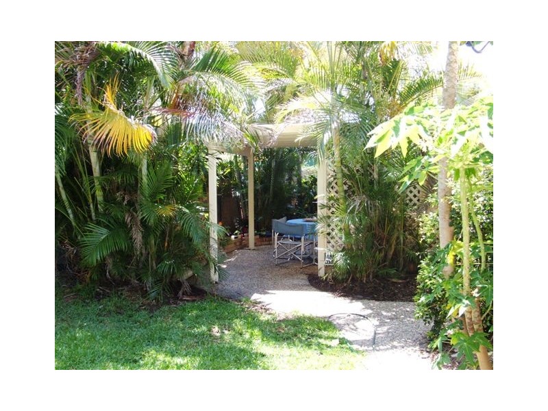 67 LAPOINYA CR, Warana QLD 4575