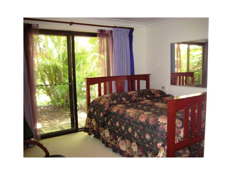 67 LAPOINYA CR, Warana QLD 4575