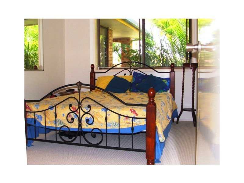 67 LAPOINYA CR, Warana QLD 4575