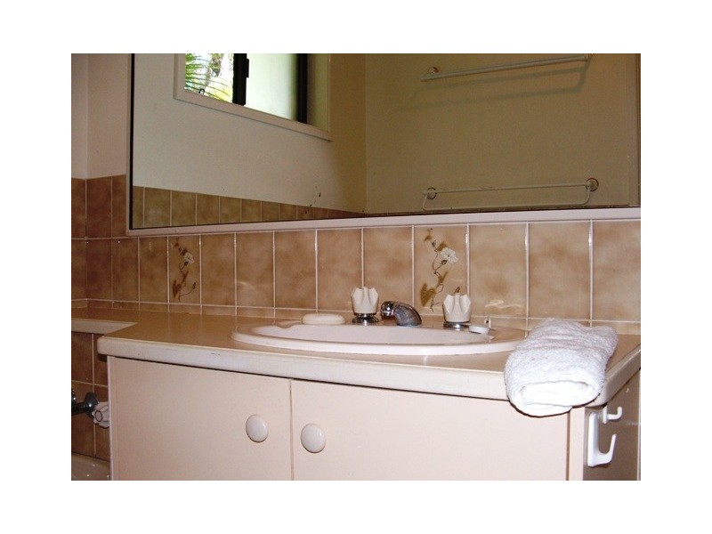 67 LAPOINYA CR, Warana QLD 4575