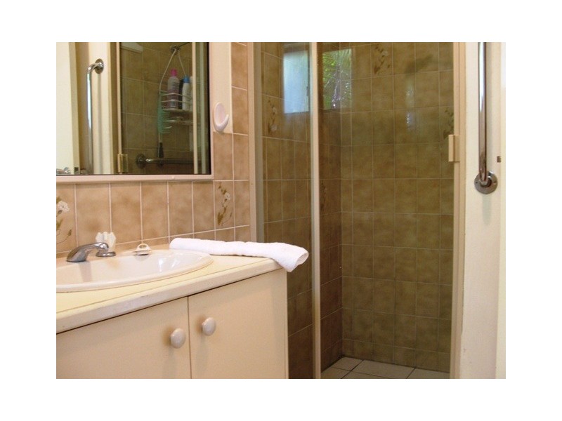 67 LAPOINYA CR, Warana QLD 4575