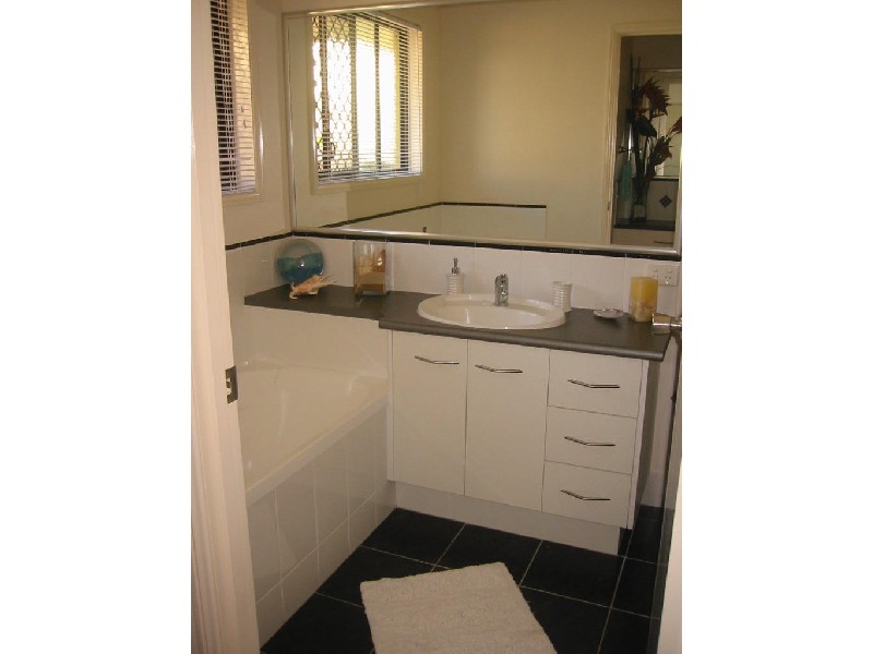 42 Gallery Pl, Caloundra QLD 4551